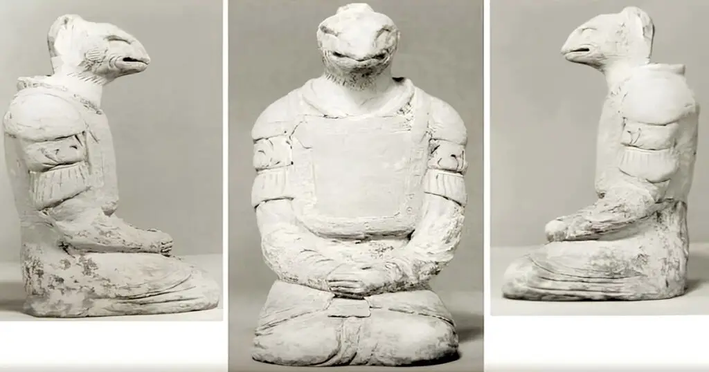 reptilian statue in Japan